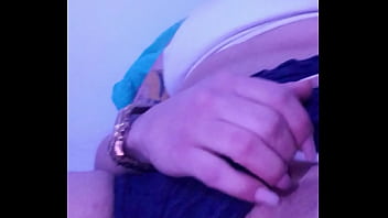 Me toco mientras veo porno