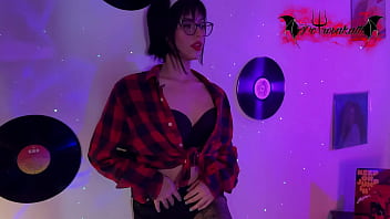 Delicious pin up girl fucked