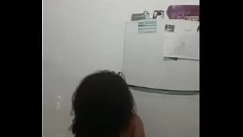 Brasileira novinha dancando pelada gostosa