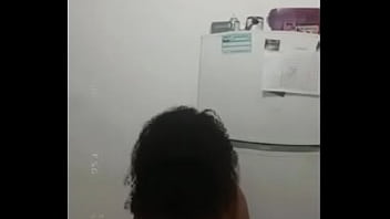 Brasileira novinha dancando pelada gostosa