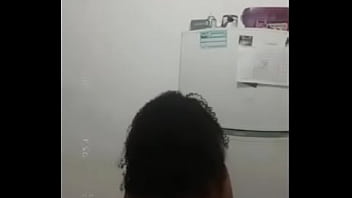 Brasileira novinha dancando pelada gostosa