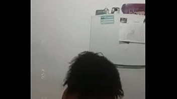 Brasileira novinha dancando pelada gostosa