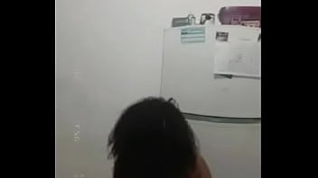 Brasileira novinha dancando pelada gostosa