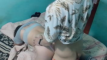 Tenemos sexo en cuatro en la cama