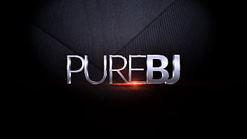 Barbie g giving a messy blowjob