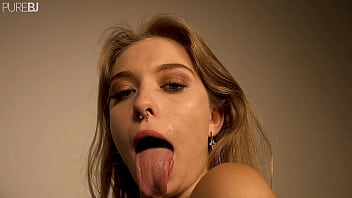 Barbie g giving a messy blowjob