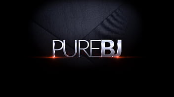 Barbie g giving a messy blowjob