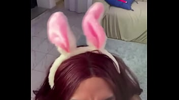 Já imaginou eu te chupando todinho até os ovos até você encher minha boca com seu leitinho essa coelhinha prefer