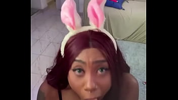 Já imaginou eu te chupando todinho até os ovos até você encher minha boca com seu leitinho essa coelhinha prefer