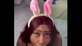 Já imaginou eu te chupando todinho até os ovos até você encher minha boca com seu leitinho essa coelhinha prefer
