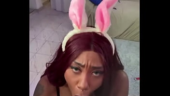 Já imaginou eu te chupando todinho até os ovos até você encher minha boca com seu leitinho essa coelhinha prefer