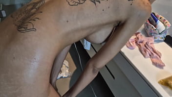 Magrinha gozando na piroca grande do negão joao o safado evelyn foxx