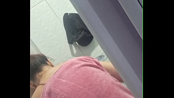 Esposa Com Tesão No Banho Faz Vídeo Pra Comedores thumbnail