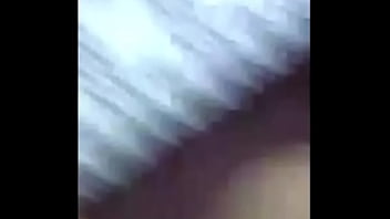 Petite baise sur le canap