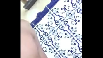 Petite baise sur le canap