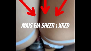 Morena tatuada fode com amigo negão do pau grande em quarto de hotel famoso