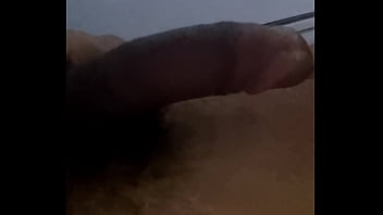 I'm masturbating in the dark until i cum