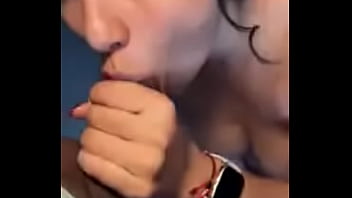 Cachonda recibe de leche adentro