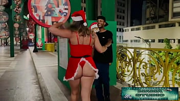 Mama studio em sexo na rua com mamãe noel milf brasileira grátis