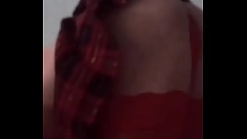 Me puse una faldita sexy para levantarte la verga me la muestras