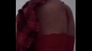 Me puse una faldita sexy para levantarte la verga me la muestras