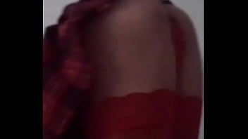 Me puse una faldita sexy para levantarte la verga me la muestras