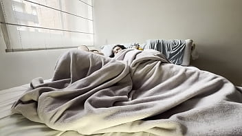 Juegos de noche y con la almohada mi mejor amiga y yo