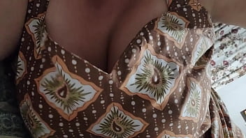 Yumm wow these big natural titts Yumm wow these big natural titts