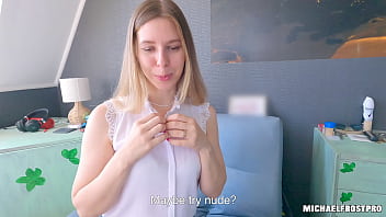 Stranger girl seduced by the dickpic of a street pick up