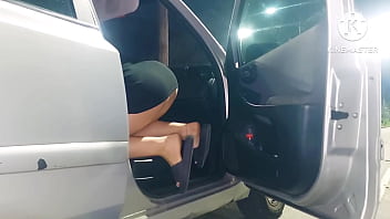 Fudendo numa rua qualquer sem se preocupar com quem passa