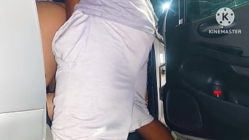 Fudendo numa rua qualquer sem se preocupar com quem passa