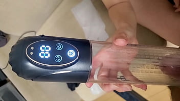 オナホ対決！人妻オナホvs本物オナホ。