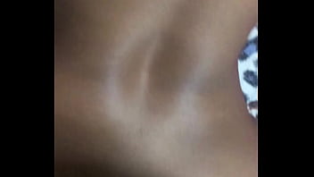 Pedi pro mozao comer meu cu gostoso ele gozou dentro