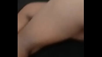 Allonger sur ma moquette toute sexy