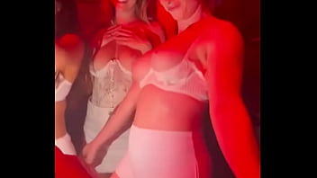 I just can’t stop moving when there’s music nakedbakers thecamistrella vanessamariexv