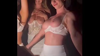 I just can’t stop moving when there’s music nakedbakers thecamistrella vanessamariexv