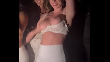 I just can’t stop moving when there’s music nakedbakers thecamistrella vanessamariexv