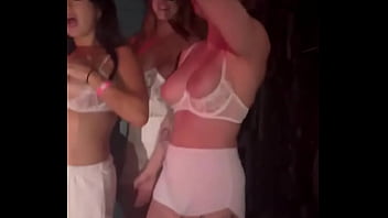 I just can’t stop moving when there’s music nakedbakers thecamistrella vanessamariexv