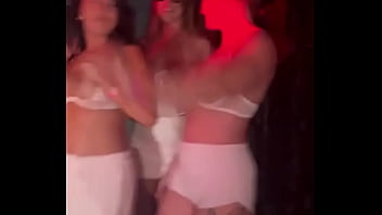 I just can’t stop moving when there’s music nakedbakers thecamistrella vanessamariexv