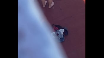 Vecina en bikini espiada