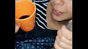 Esposa kally abre a sua boca de puta que eu vou gozar e toma todo seu café com leite