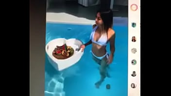 Don’t care what people wanna say about her she sexy as hell