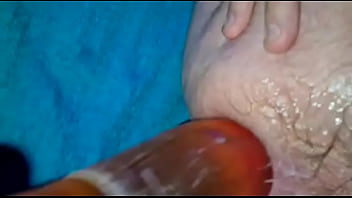 Enfiando Brinquedo Grandao No Cu Rosa thumbnail