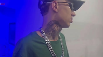 Sendo marretada pelo seu primo a mii angels entra em cena pra dar a bucetinha apertada