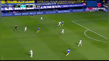 Aaron molinas pisándola y encarando