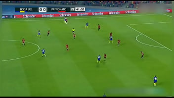 Aaron molinas pisándola y encarando