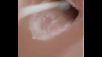 Oral fixation tooth brushing electric tooth brush