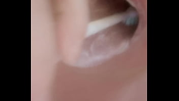 Oral fixation tooth brushing electric tooth brush