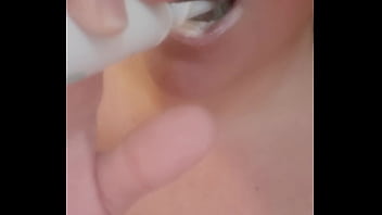 Oral fixation tooth brushing electric tooth brush