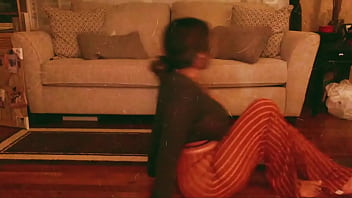 Brianna marie doing yoga on twitch